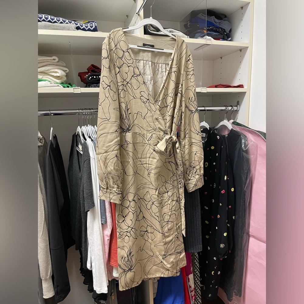 Patterned wrap around dress